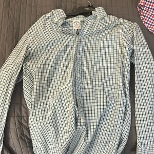 Brooks Brothers, size medium men’s button down, left front pocket. Like new!!